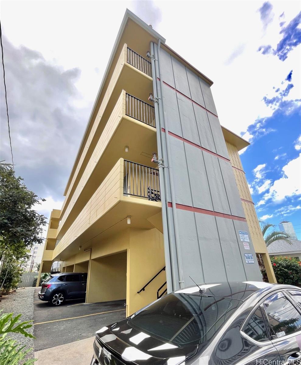 2117 Date Street Honolulu - Multi-family - photo 3 of 12