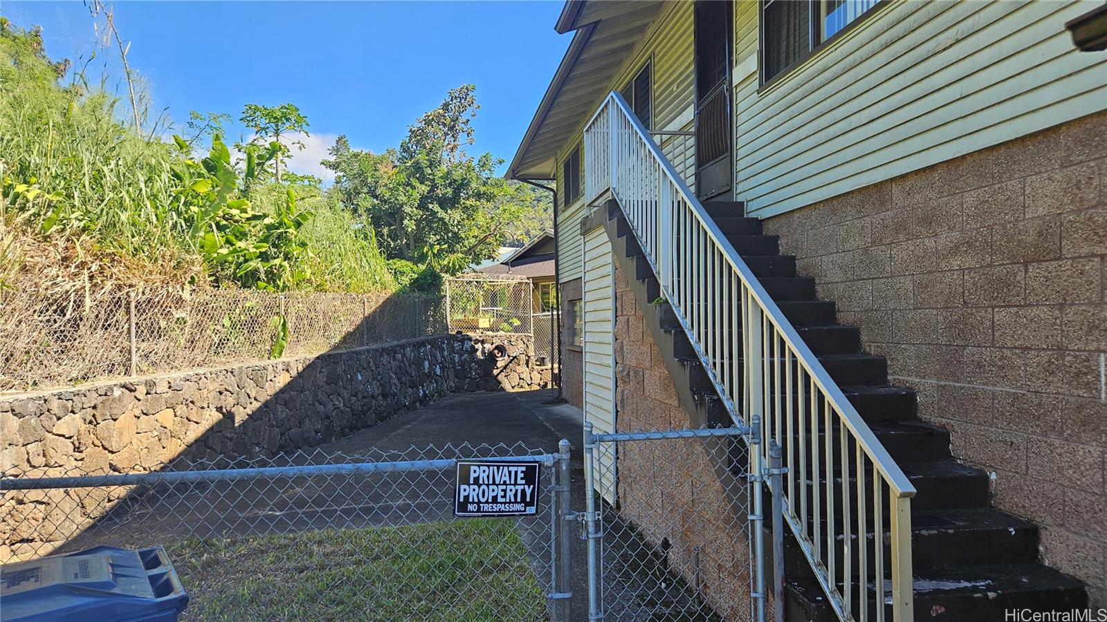 2118  Halina Street Kalihi Valley, Honolulu home - photo 8 of 22