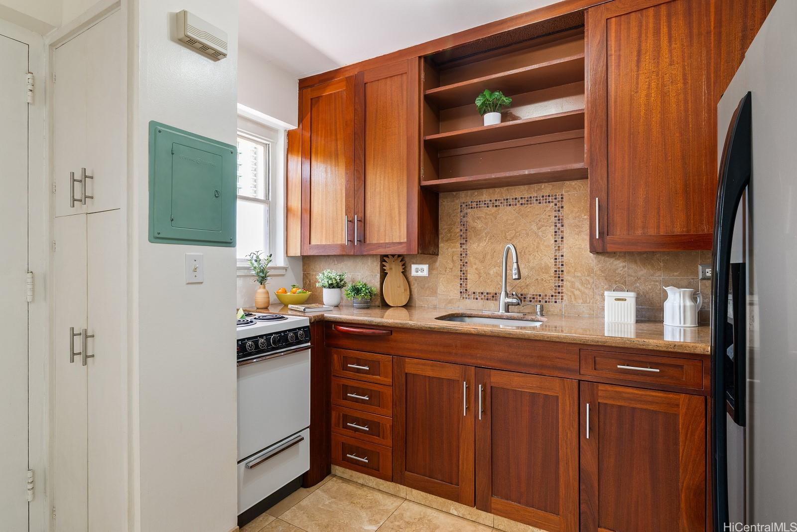 Waikiki Cove condo # 302, Honolulu, Hawaii - photo 8 of 19