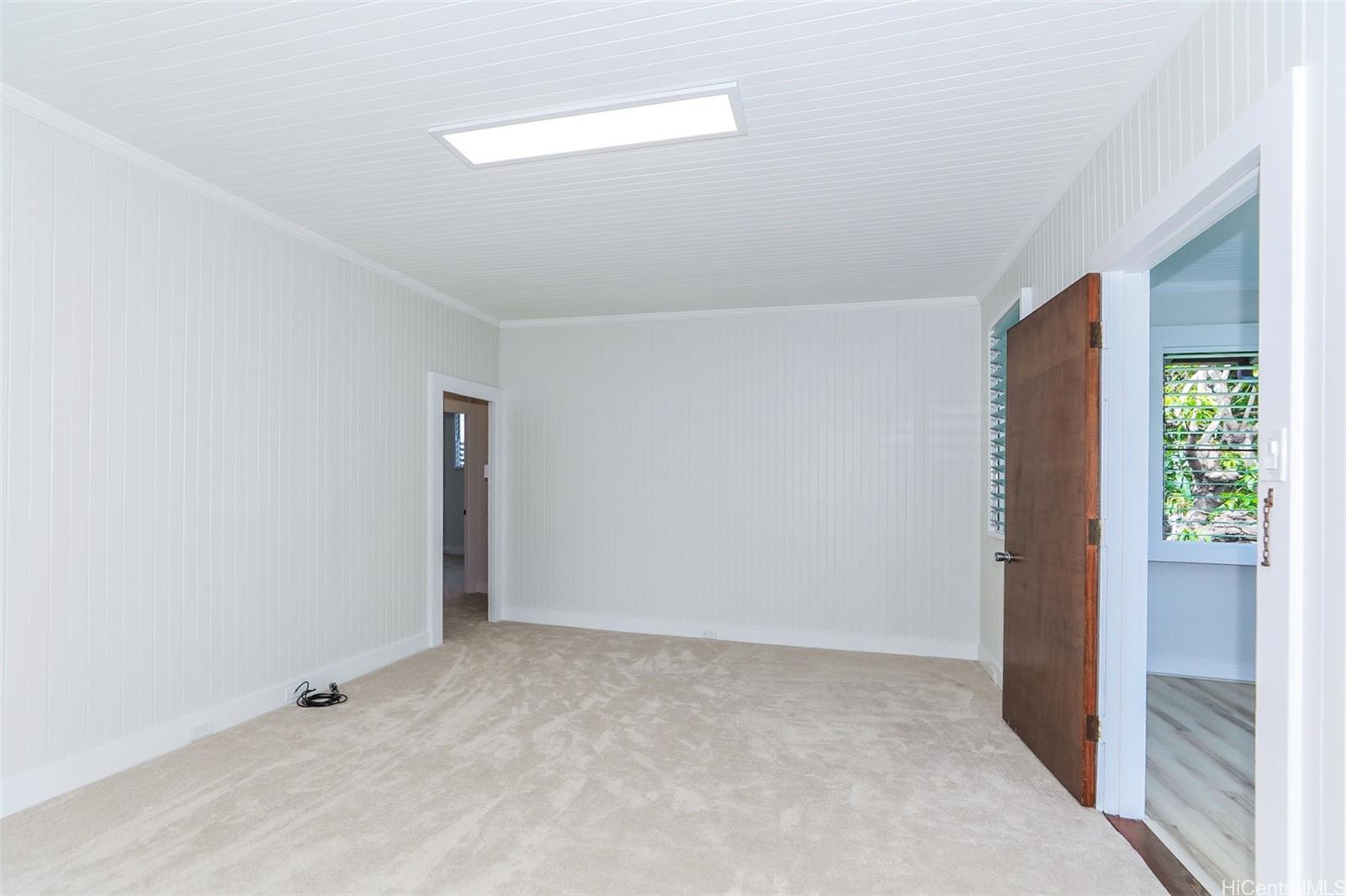 2119  Kalihi Street Kalihi-upper, Honolulu home - photo 6 of 24