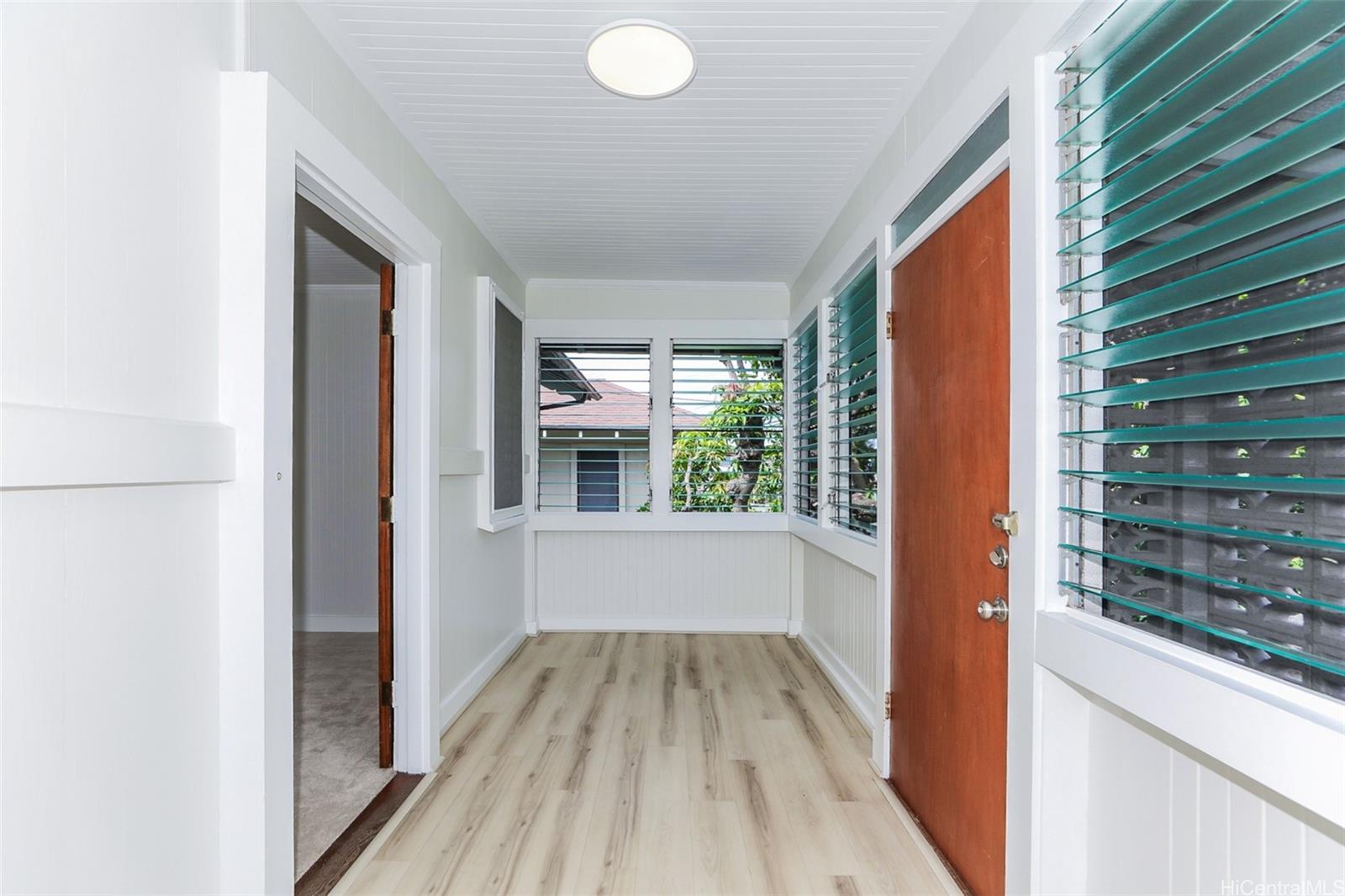 2119  Kalihi Street Kalihi-upper, Honolulu home - photo 8 of 24