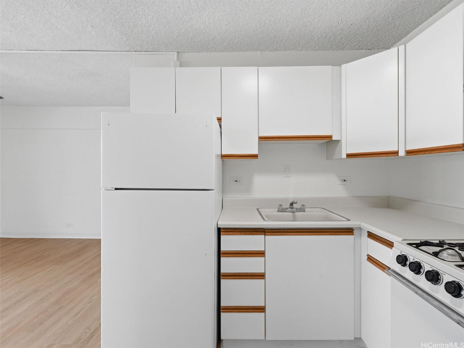 Fern Terrace condo # 302, HONOLULU, Hawaii - photo 5 of 18