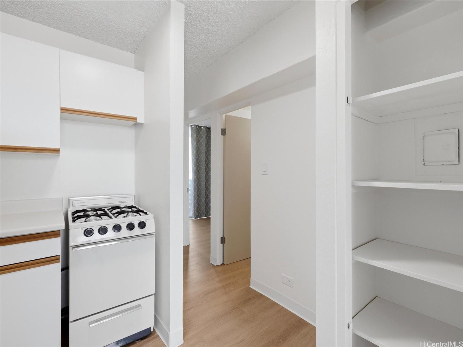 Fern Terrace condo # 302, HONOLULU, Hawaii - photo 6 of 18