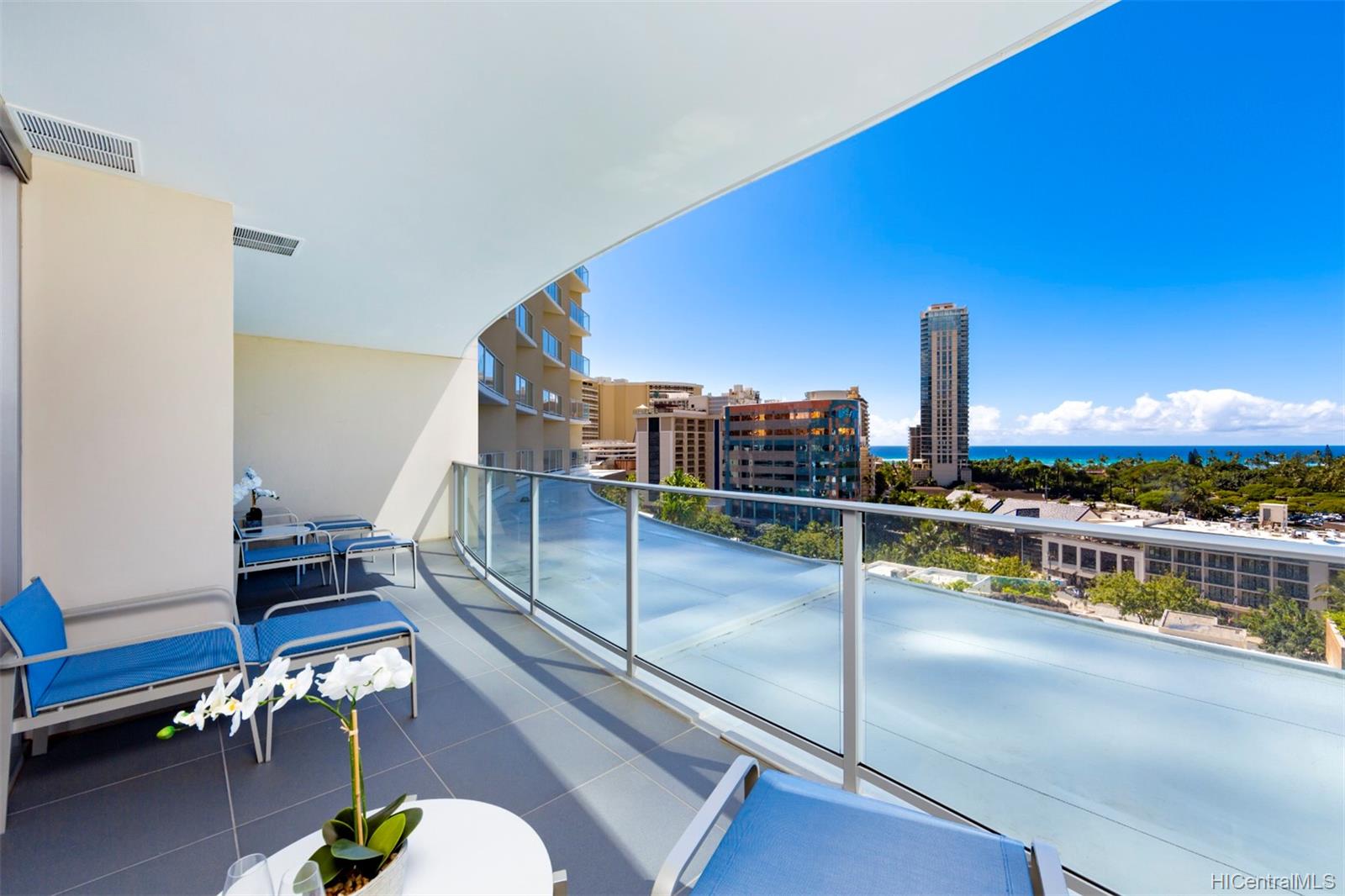 The Ritz-Carlton Residences condo # 1005 (Tower 2), Honolulu, Hawaii - photo 13 of 25