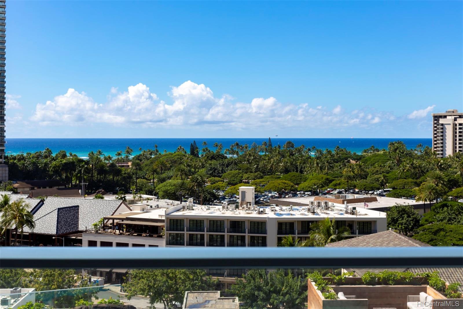 The Ritz-Carlton Residences condo # 1005 (Tower 2), Honolulu, Hawaii - photo 6 of 25