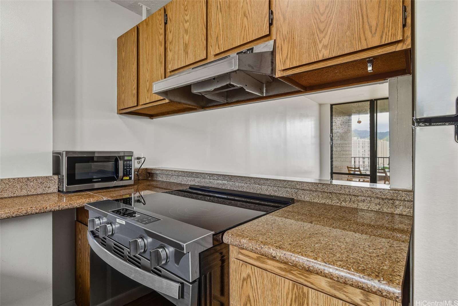 2121 Ala Wai condo # 1205, Honolulu, Hawaii - photo 5 of 20