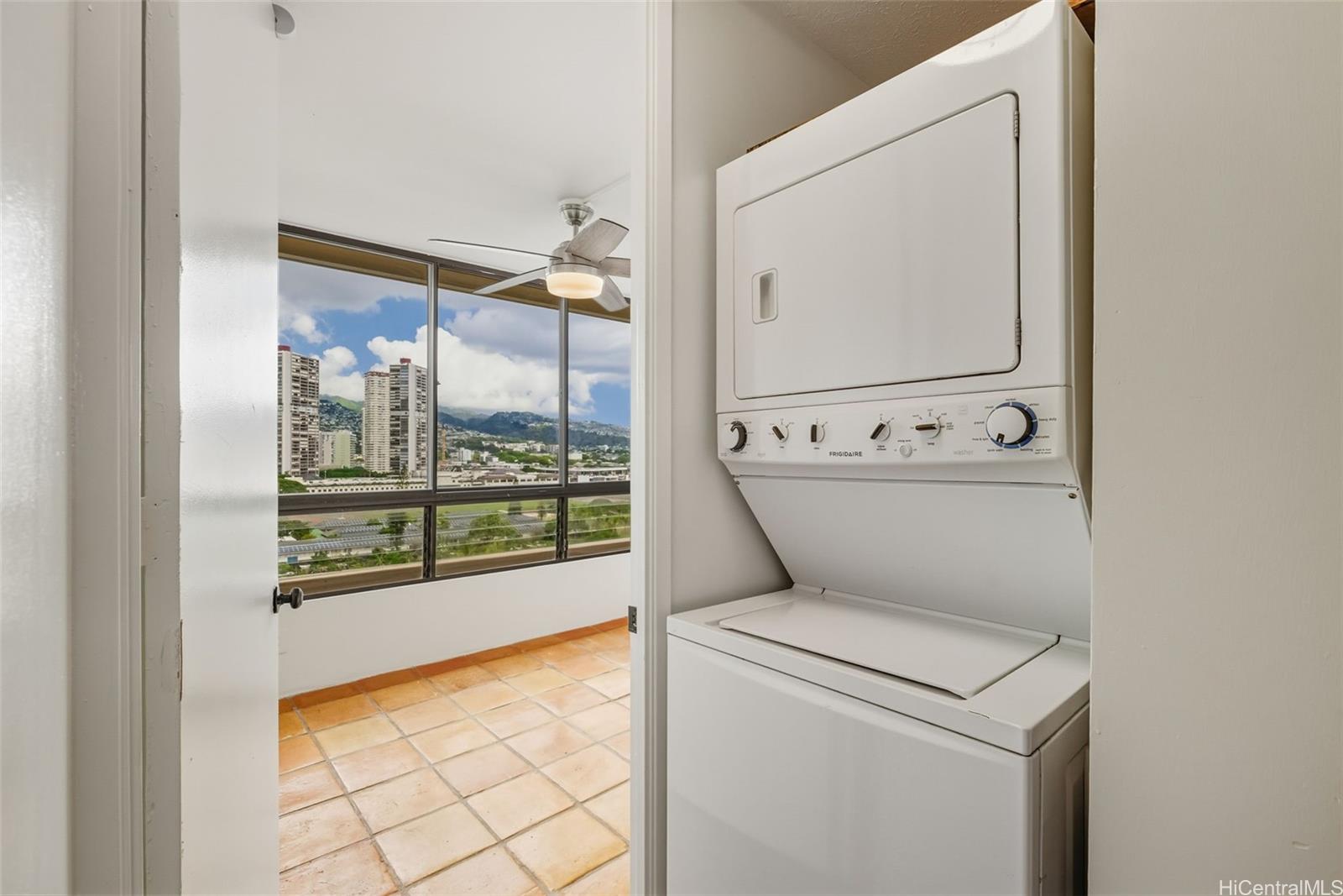 2121 Ala Wai condo # 1205, Honolulu, Hawaii - photo 10 of 20