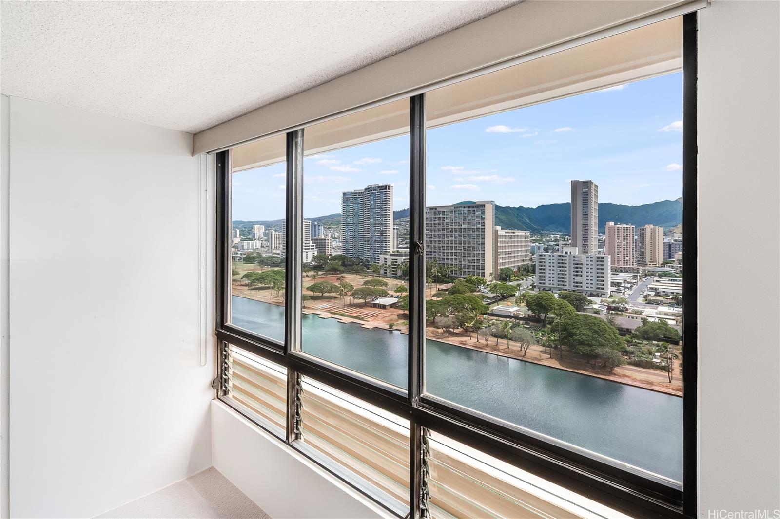 2121 Ala Wai condo # 1702, Honolulu, Hawaii - photo 13 of 23
