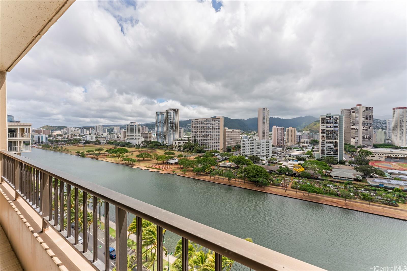 2121 Ala Wai condo # 1703, Honolulu, Hawaii - photo 21 of 24