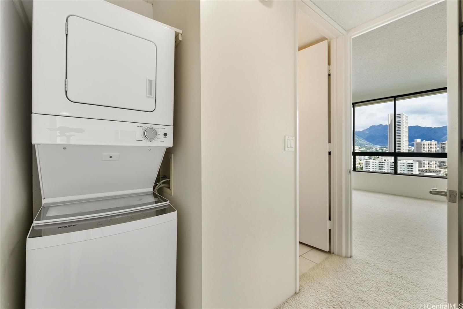 2121 Ala Wai condo # 1802, Honolulu, Hawaii - photo 13 of 25