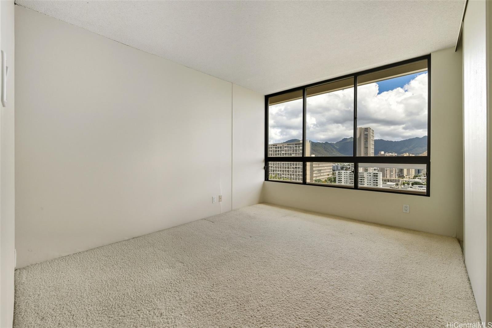 2121 Ala Wai condo # 1802, Honolulu, Hawaii - photo 16 of 25