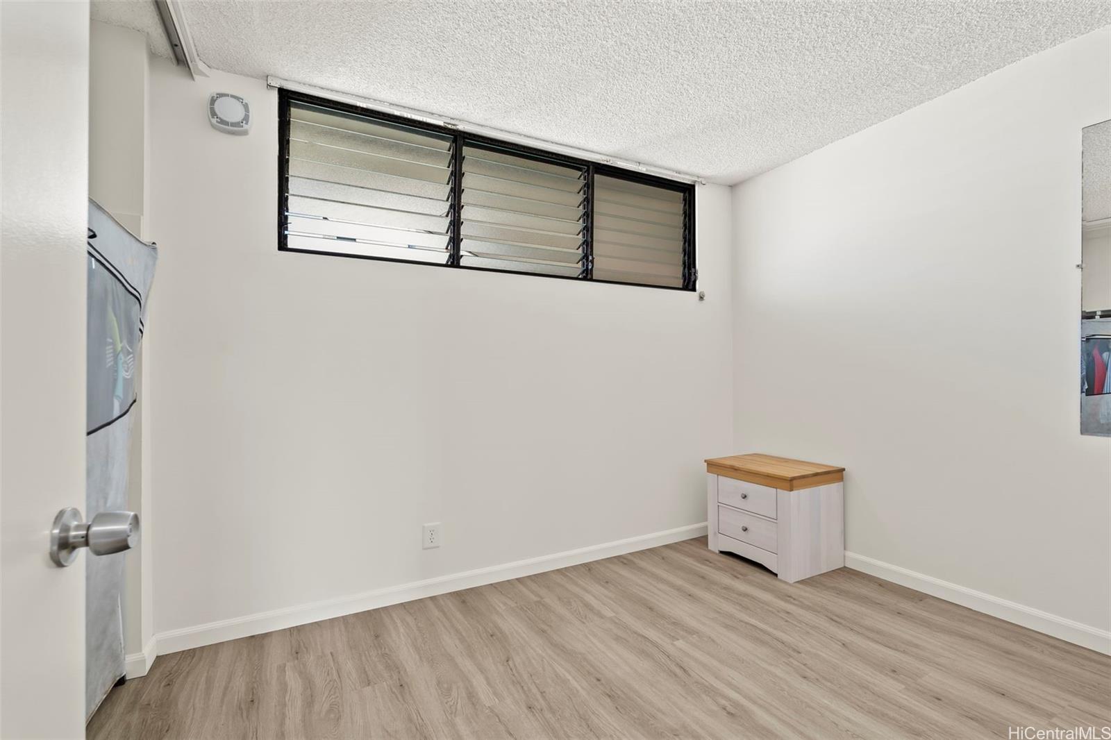 2121 Ala Wai condo # 1902, Honolulu, Hawaii - photo 11 of 25