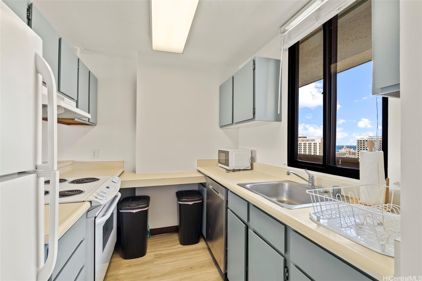 2121 Ala Wai condo # 1902, Honolulu, Hawaii - photo 6 of 25