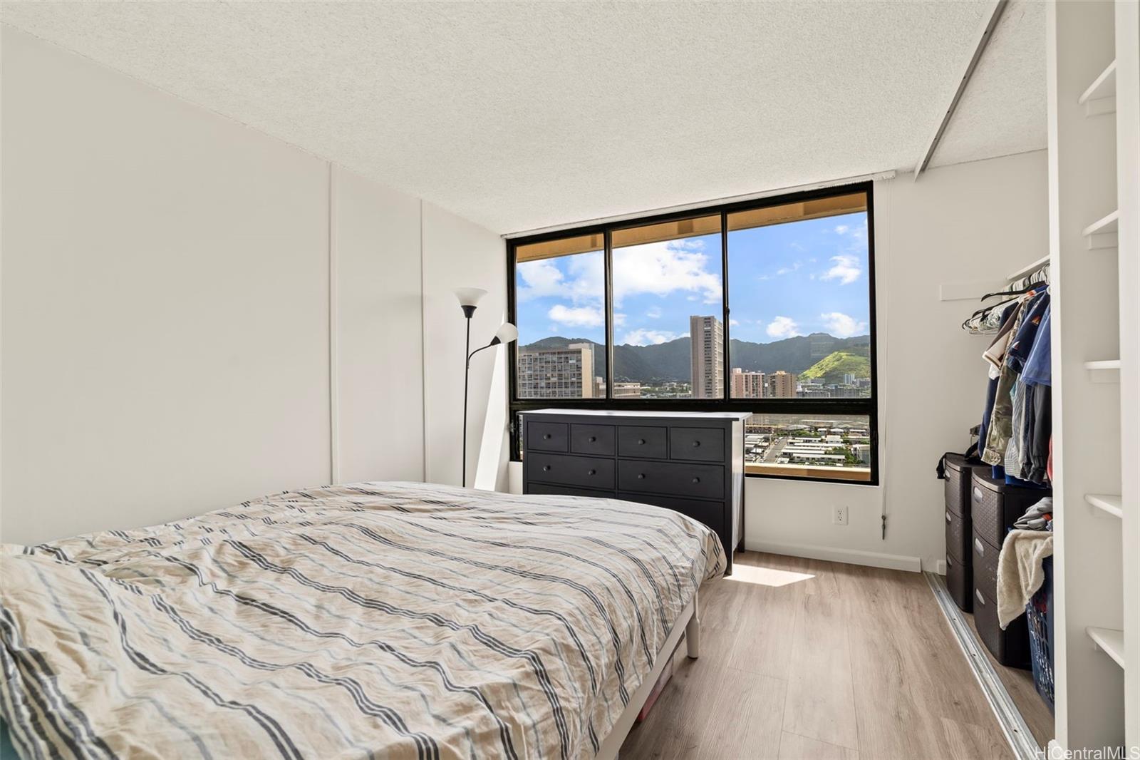 2121 Ala Wai condo # 1902, Honolulu, Hawaii - photo 7 of 25