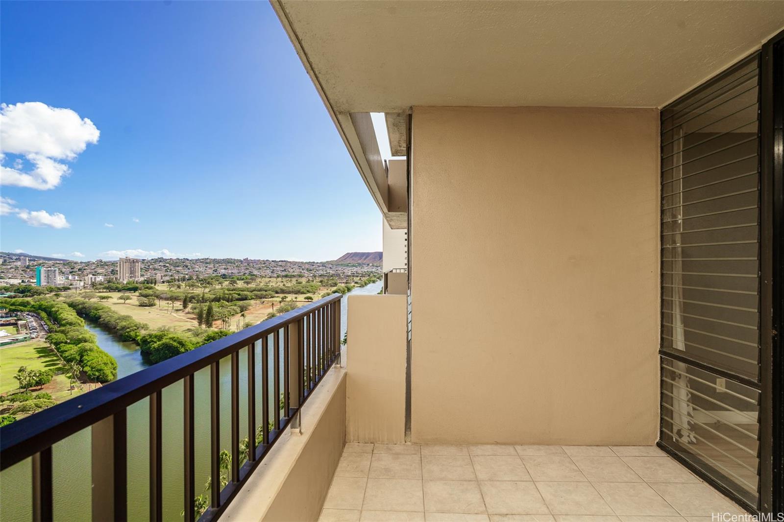 2121 Ala Wai condo # 2205, Honolulu, Hawaii - photo 15 of 24