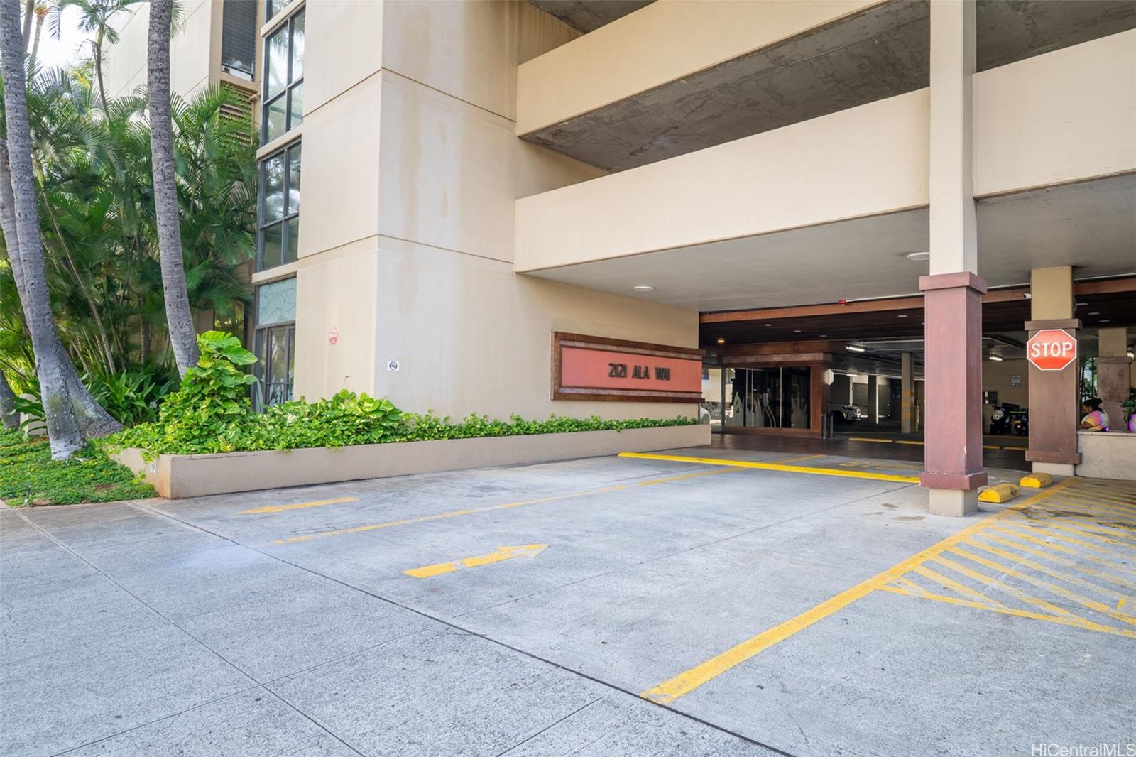 2121 Ala Wai condo # 2205, Honolulu, Hawaii - photo 21 of 24