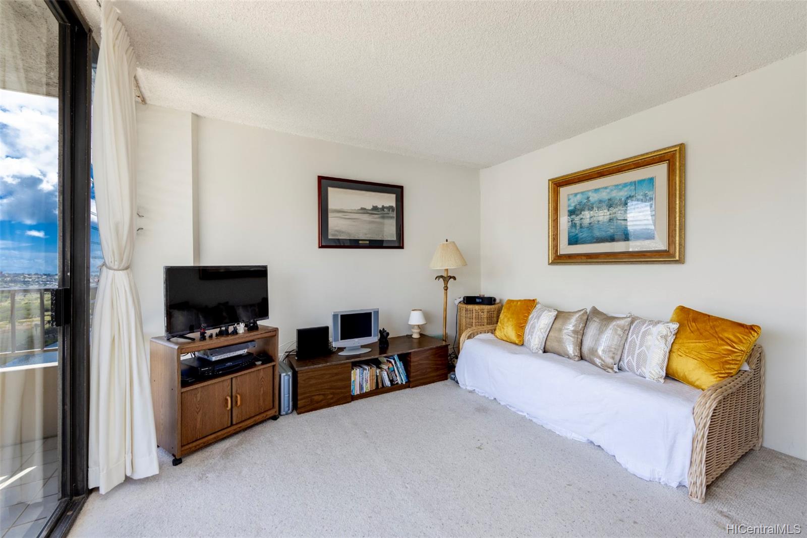 2121 Ala Wai condo # 2206, Honolulu, Hawaii - photo 6 of 23
