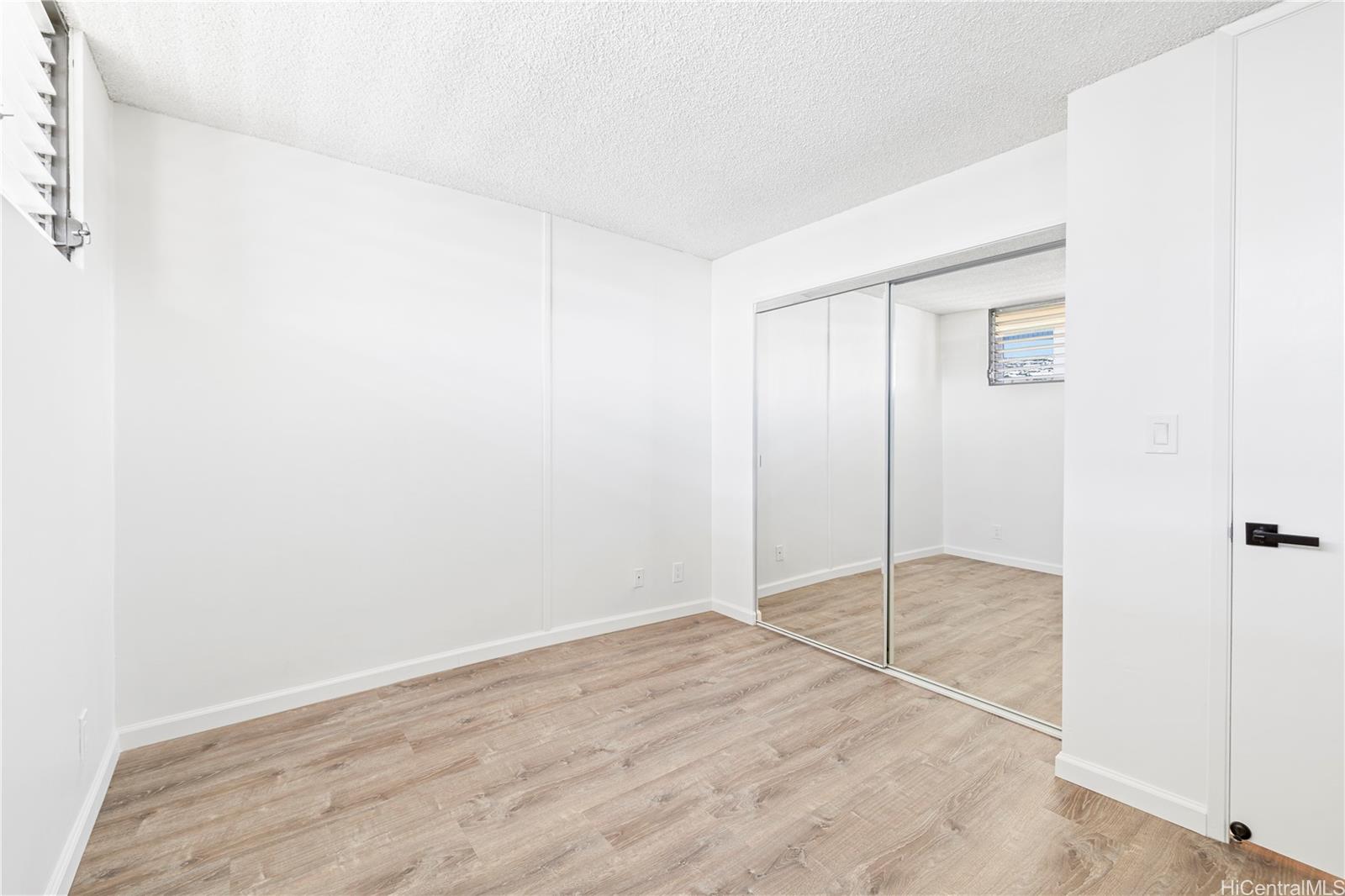 2121 Ala Wai condo # 2206, Honolulu, Hawaii - photo 16 of 24