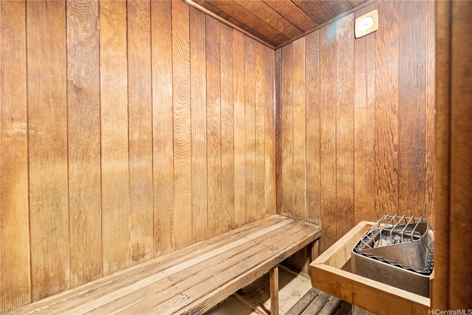 2121 Ala Wai condo # 2206, Honolulu, Hawaii - photo 23 of 24