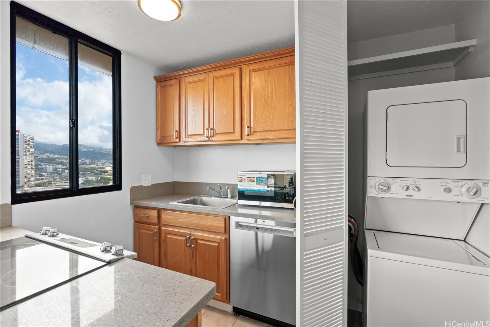 2121 Ala Wai condo # 2303, Honolulu, Hawaii - photo 9 of 20