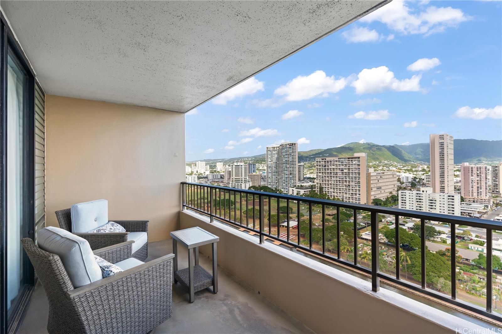 2121 Ala Wai condo # 2303, Honolulu, Hawaii - photo 10 of 20