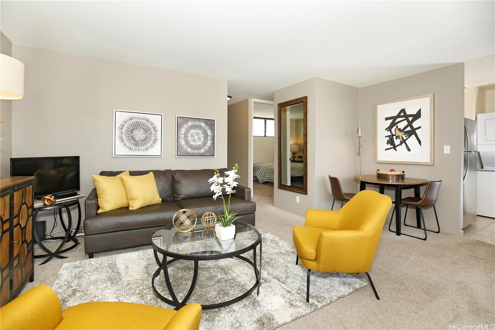 2121 Ala Wai Blvd Honolulu - Rental - photo 2 of 13