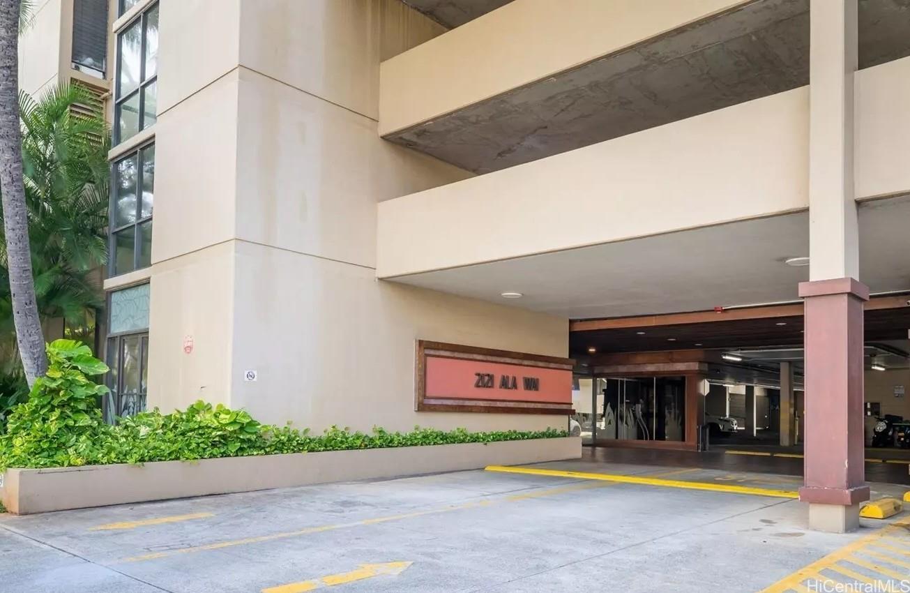 2121 Ala Wai condo # 2505, Honolulu, Hawaii - photo 12 of 25