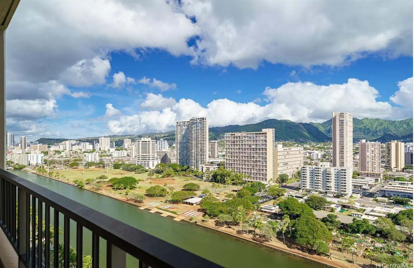 2121 Ala Wai condo # 2505, Honolulu, Hawaii - photo 4 of 25