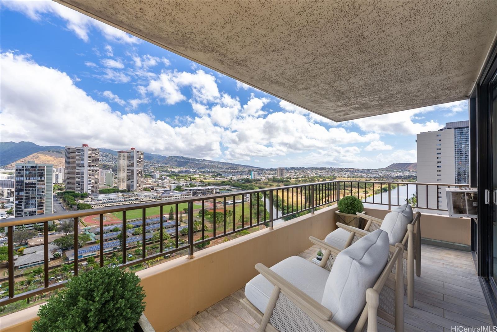 2121 Ala Wai condo # 2506, Honolulu, Hawaii - photo 20 of 25