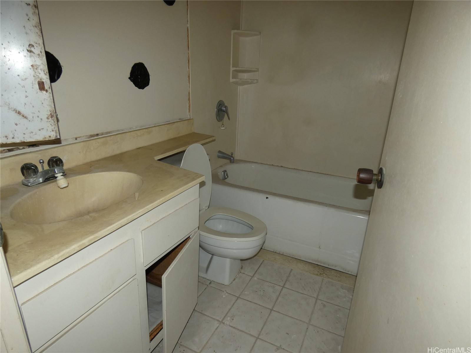 2121 Ala Wai condo # 3203, Honolulu, Hawaii - photo 5 of 9