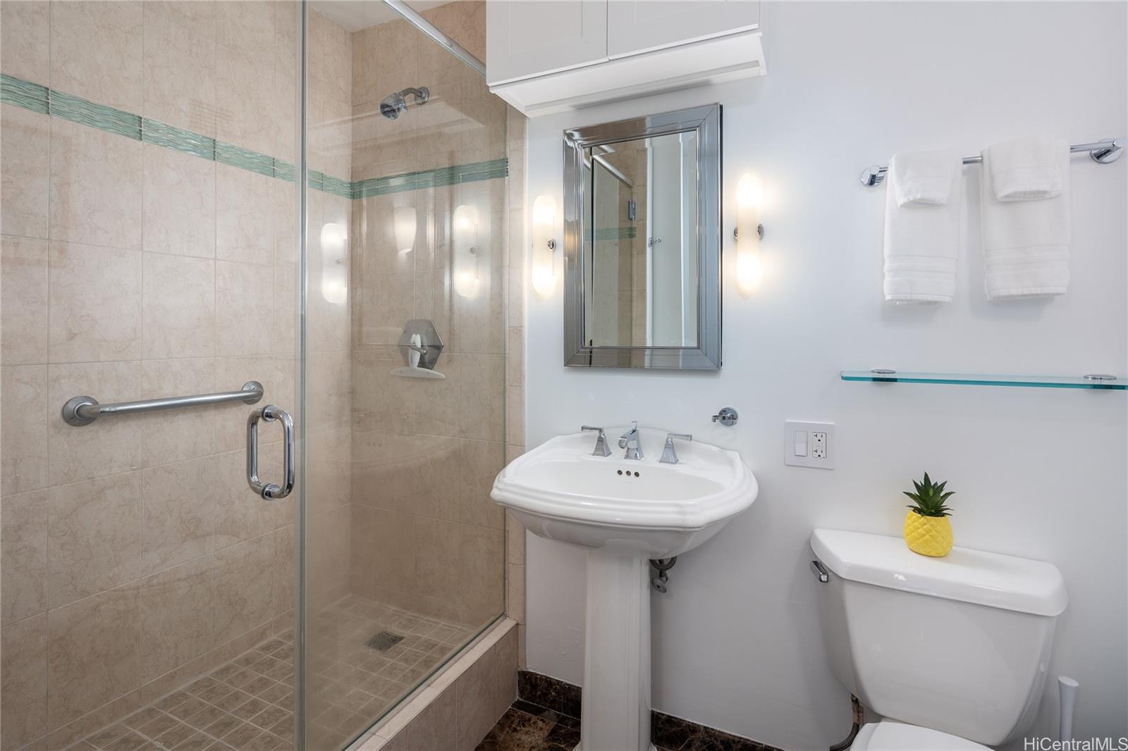 2121 Ala Wai Blvd Honolulu - Rental - photo 13 of 25