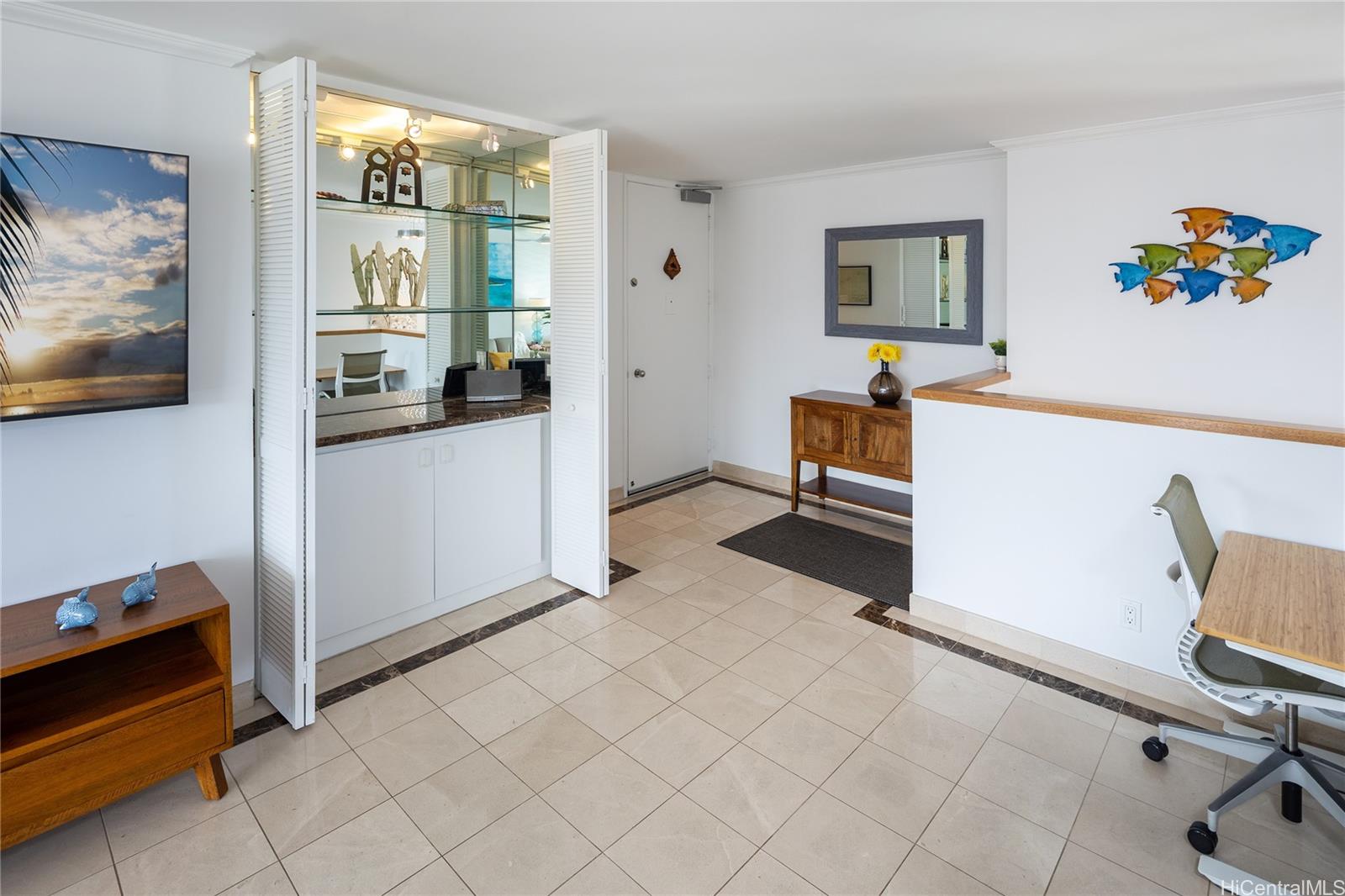 2121 Ala Wai Blvd Honolulu - Rental - photo 7 of 25