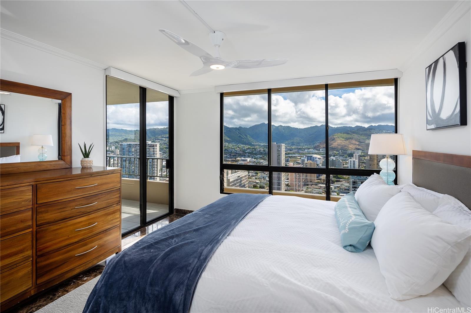 2121 Ala Wai Blvd Honolulu - Rental - photo 8 of 25