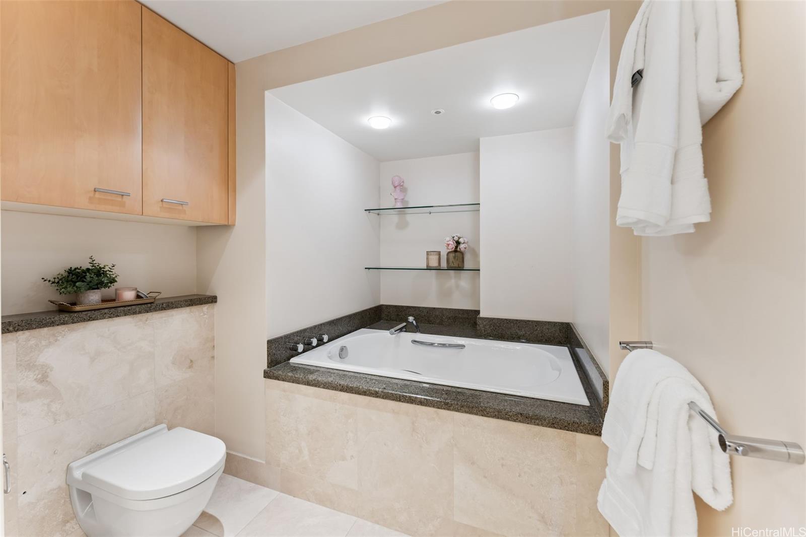 2121 Ala Wai condo # PH-1, Honolulu, Hawaii - photo 15 of 25