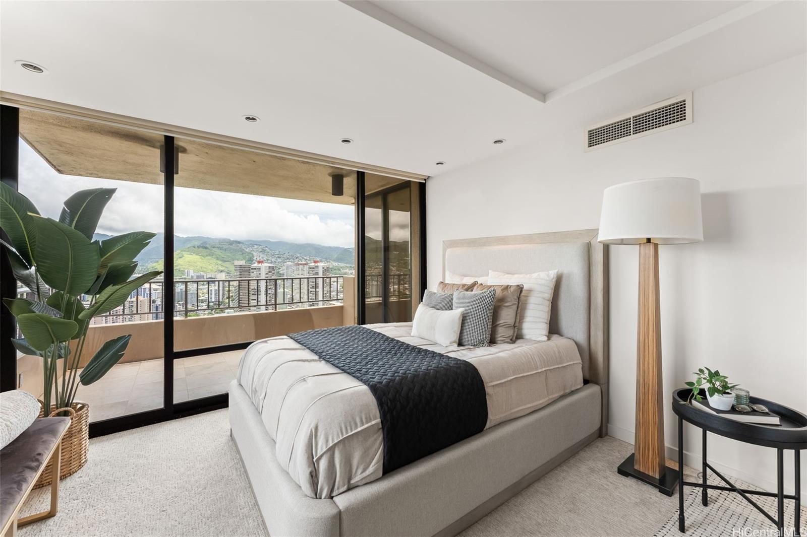 2121 Ala Wai condo # PH-1, Honolulu, Hawaii - photo 18 of 25