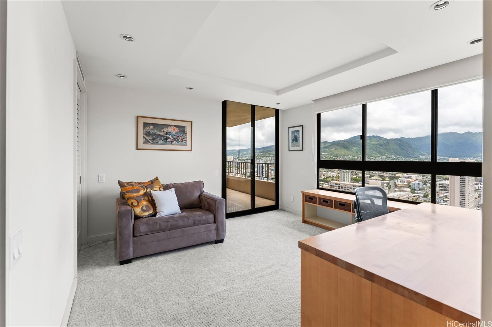 2121 Ala Wai condo # PH-1, Honolulu, Hawaii - photo 10 of 25