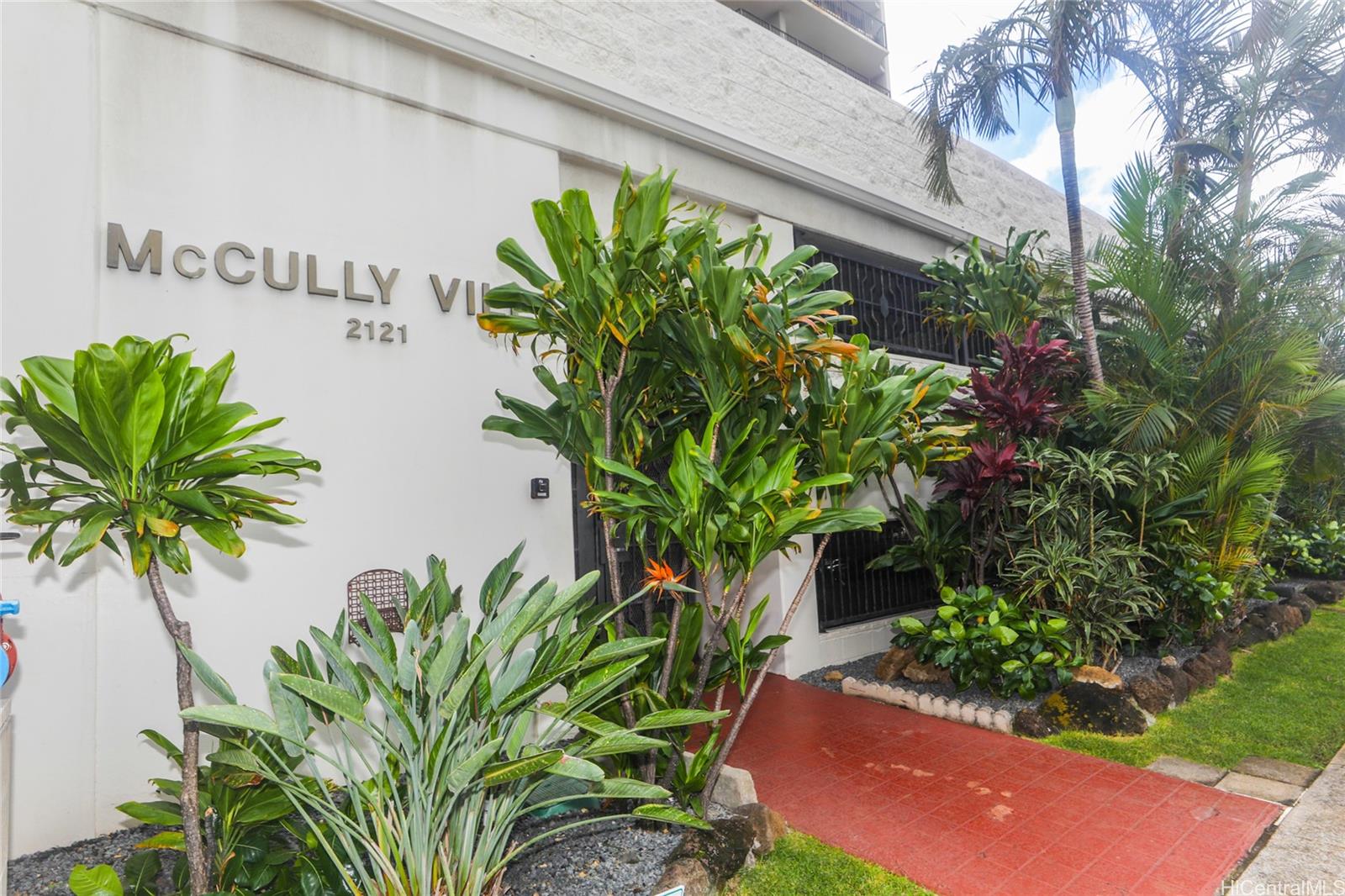 McCully Villa condo # 1205, Honolulu, Hawaii - photo 2 of 16