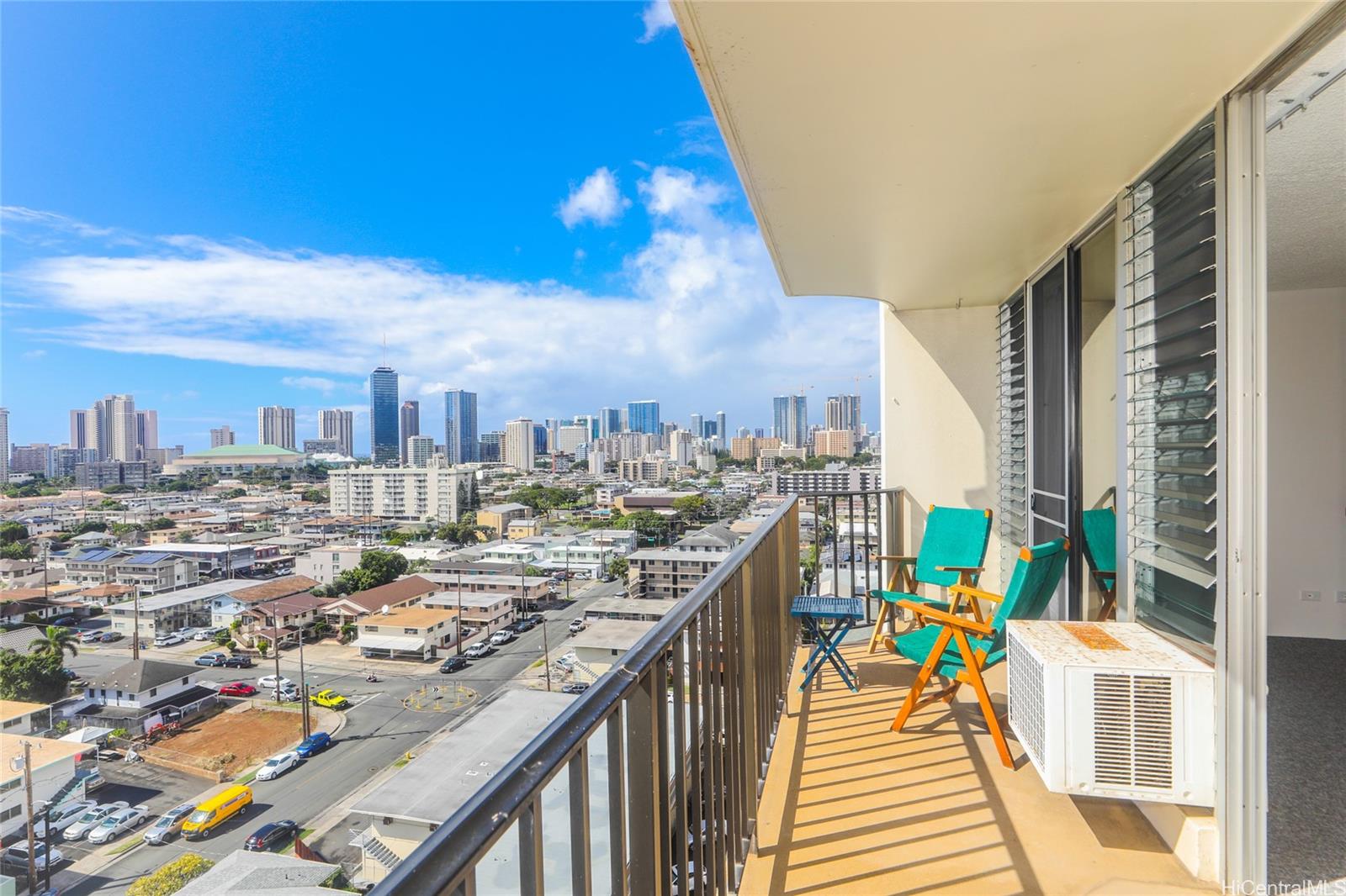 McCully Villa condo # 1205, Honolulu, Hawaii - photo 3 of 16