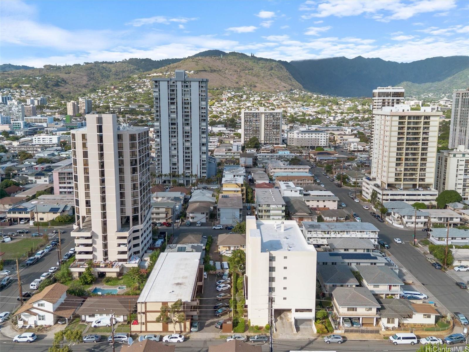 Hale Hoaloha condo # 303, Honolulu, Hawaii - photo 17 of 22