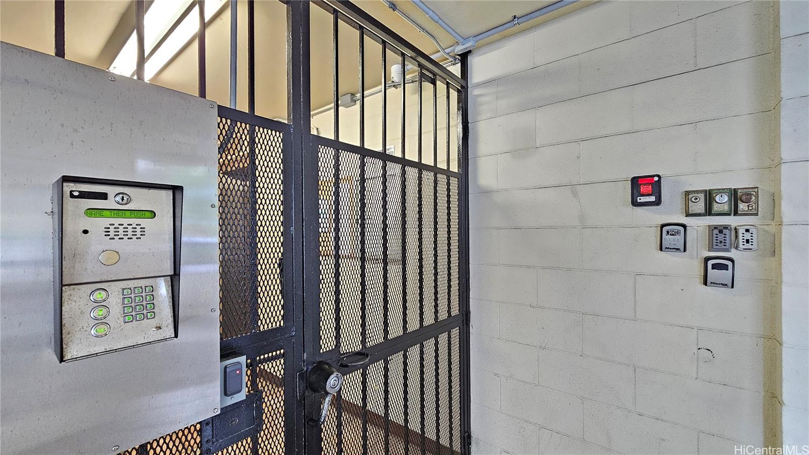 Hale Hoaloha condo # 307, Honolulu, Hawaii - photo 12 of 16