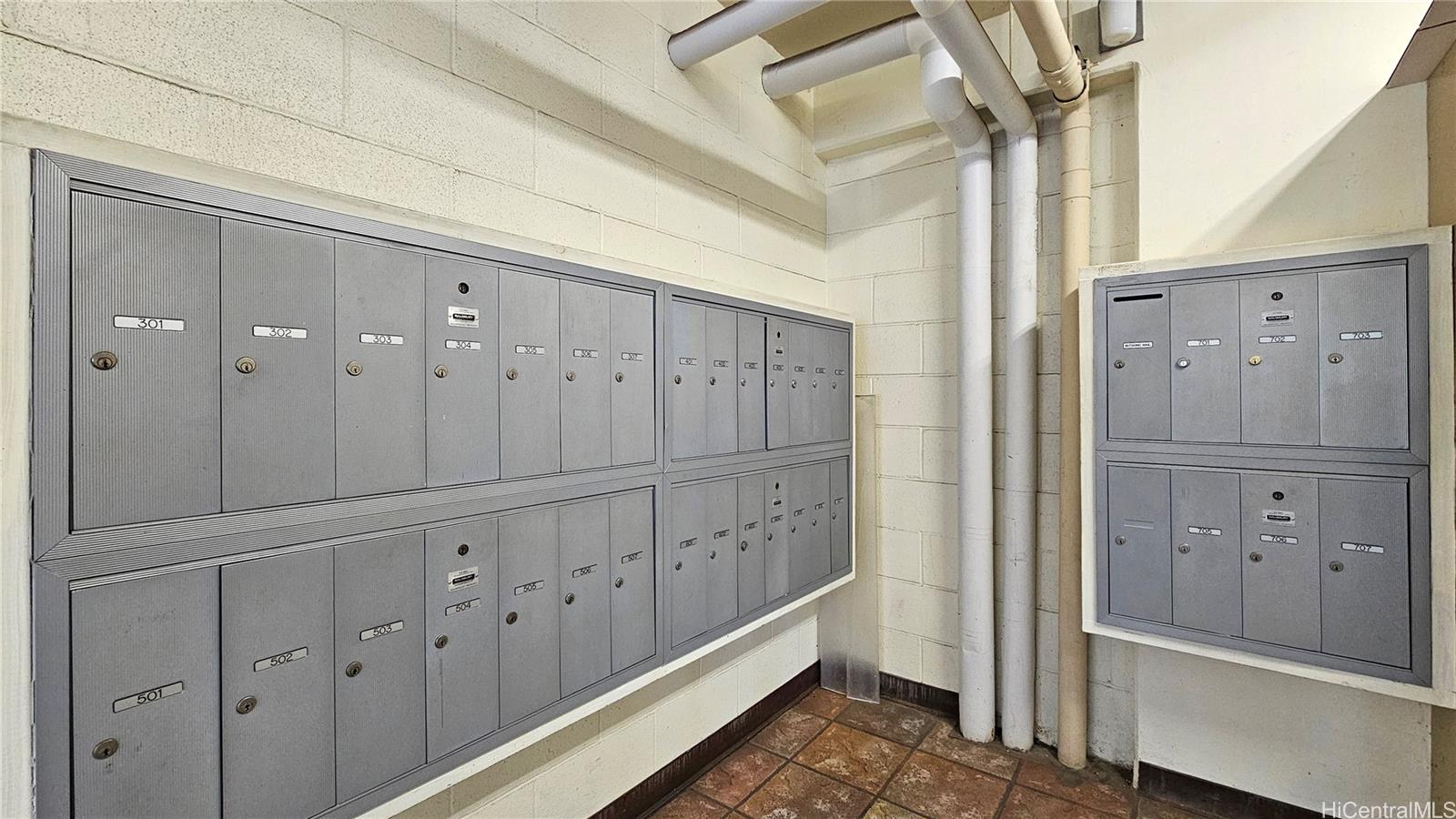 Hale Hoaloha condo # 307, Honolulu, Hawaii - photo 14 of 16