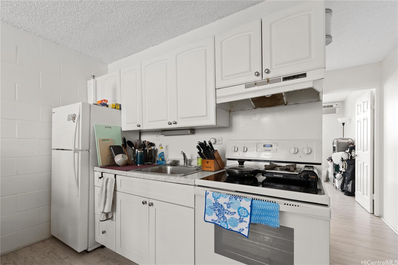 Hale Hoaloha condo # 703, Honolulu, Hawaii - photo 2 of 18