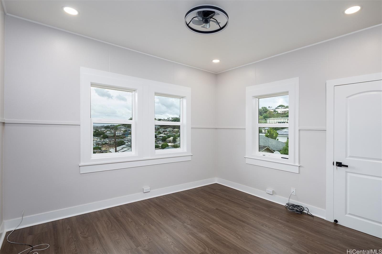 2130 Skyline Dr Honolulu - Rental - photo 12 of 19