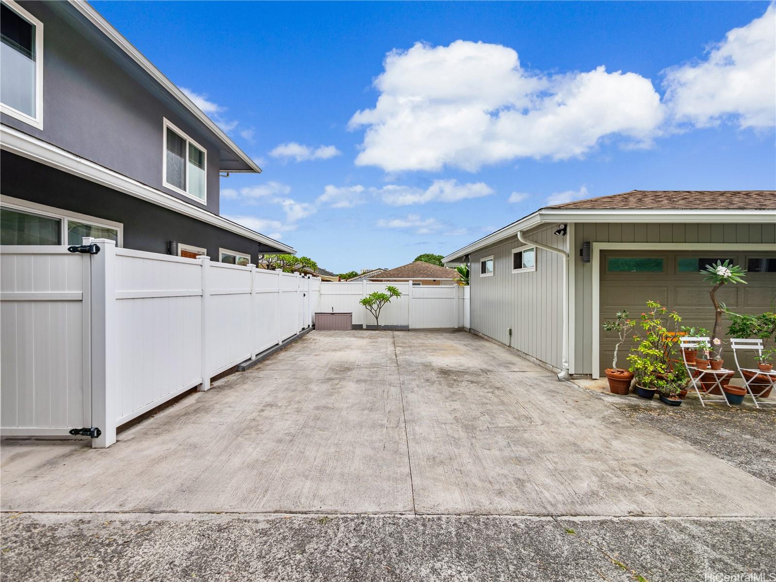 2134 Kanealii Ave Honolulu - Multi-family - photo 6 of 19