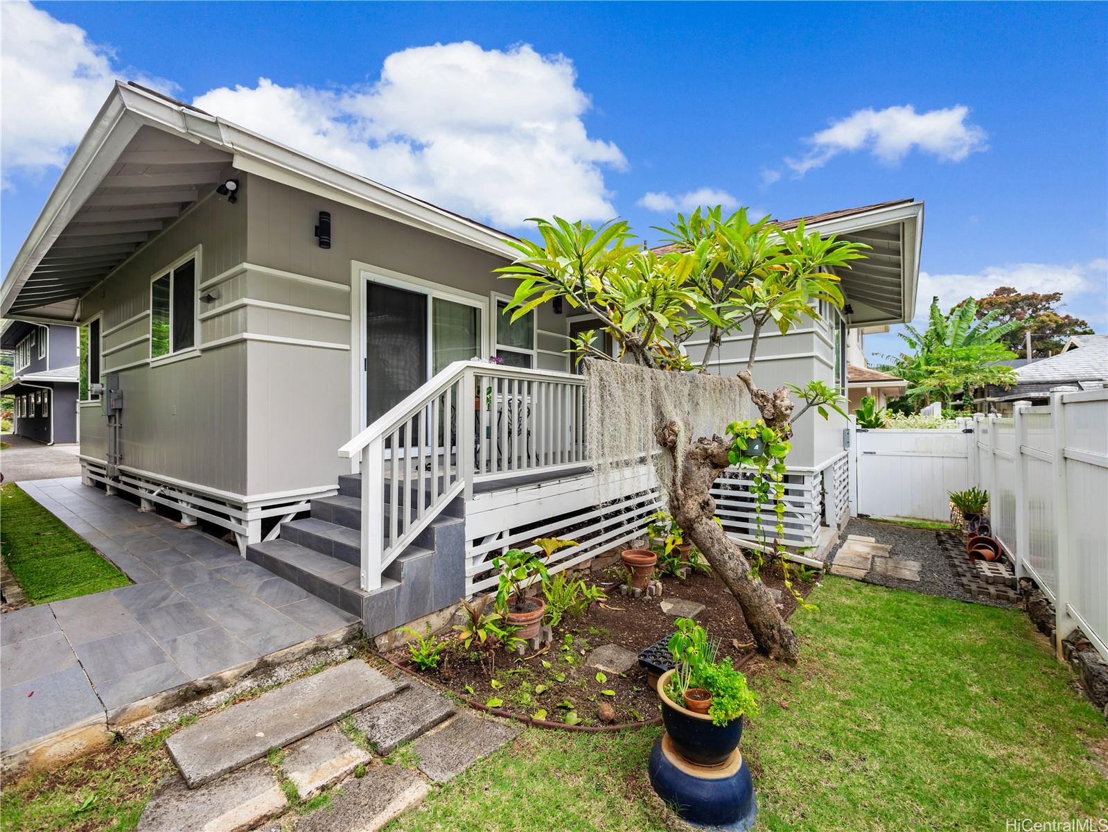 2134 Kanealii Ave Honolulu - Multi-family - photo 9 of 19