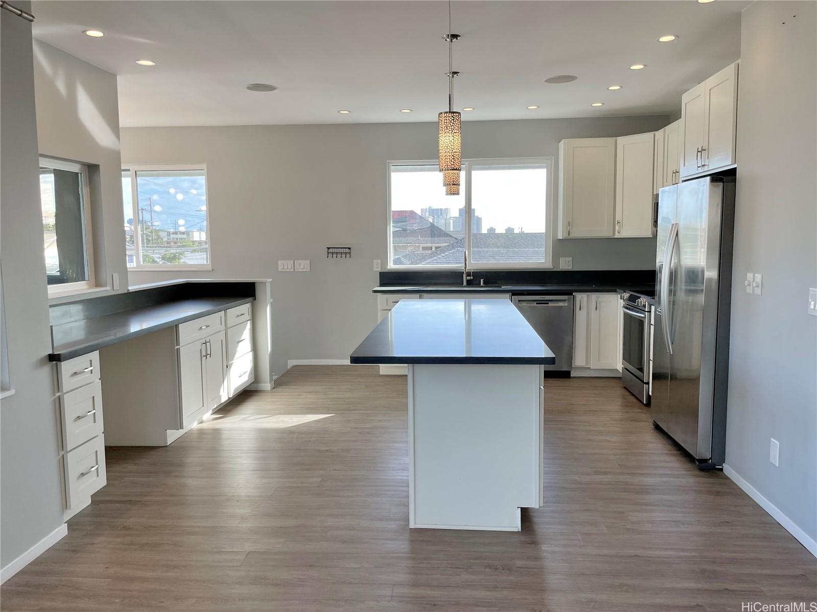 2134 Kanealii Ave Honolulu - Multi-family - photo 9 of 20