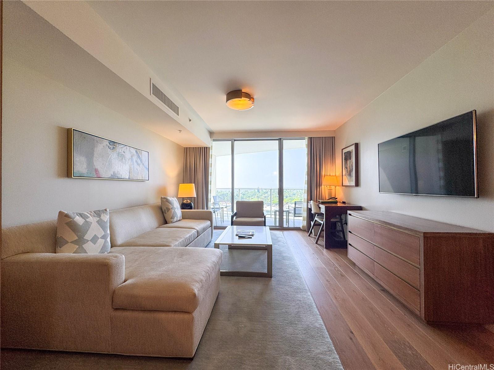 The Ritz-Carlton Residences condo # 1006, Honolulu, Hawaii - photo 3 of 25