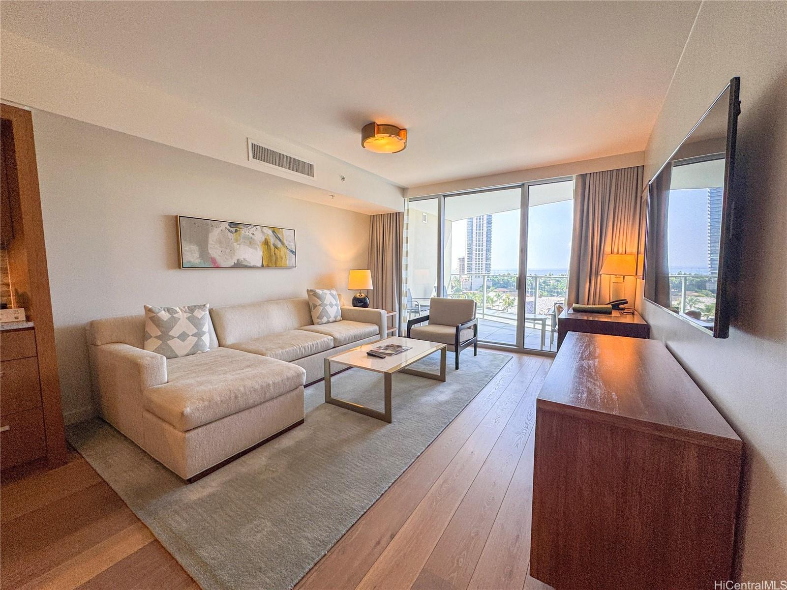 The Ritz-Carlton Residences condo # 1006, Honolulu, Hawaii - photo 4 of 25