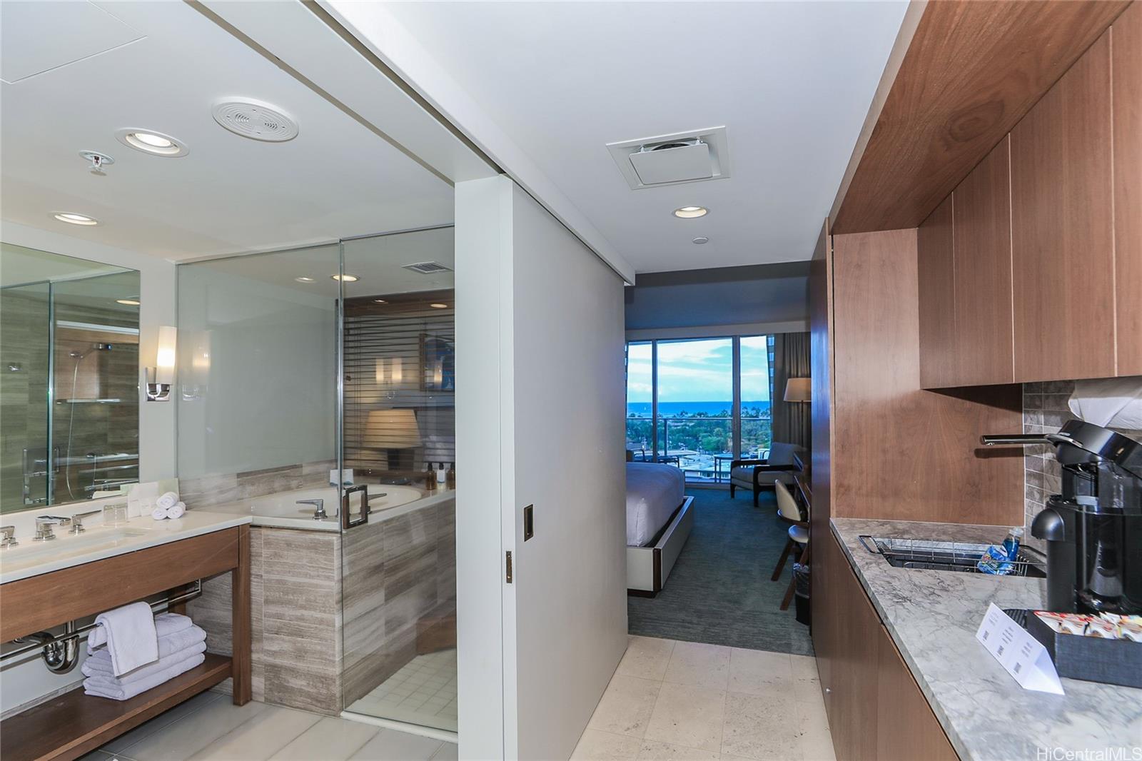 The Ritz-Carlton Residences condo # 1103, Honolulu, Hawaii - photo 7 of 12