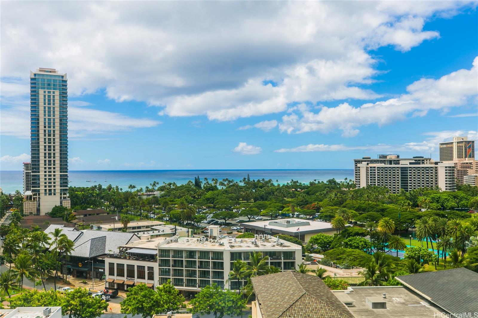 The Ritz-Carlton Residences condo # 1402, Honolulu, Hawaii - photo 2 of 16